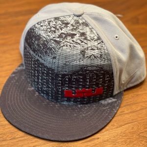 Like New Nike True LeBron Logo Cap
